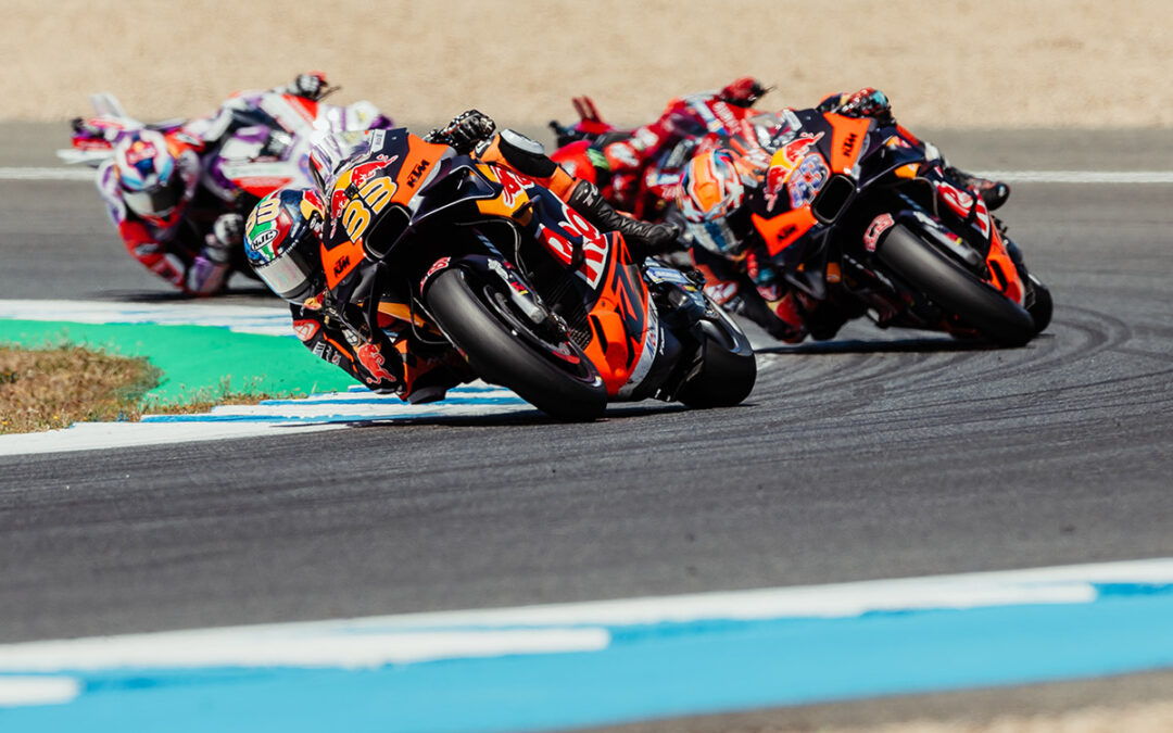 BRAD TAKES THRILLING WIN IN JEREZ SPRINT RACE