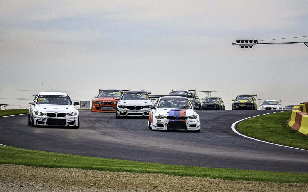 CAPE DEBUTANT DU TOIT DOMINATES DRAMA-FILLED BMW RACE SERIES SEASON OPENER AT ZWARTKOPS