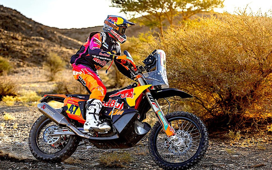 BRABEC, BRANCH CONTINUE EPIC DAKAR BIKE BATTLE