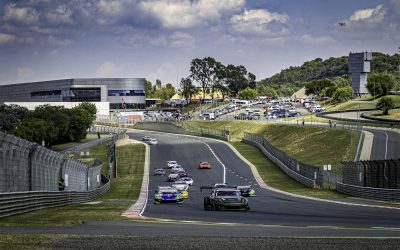 WHITE DOES THE EXTREME SUPERCARS DOUBLE AT KYALAMI