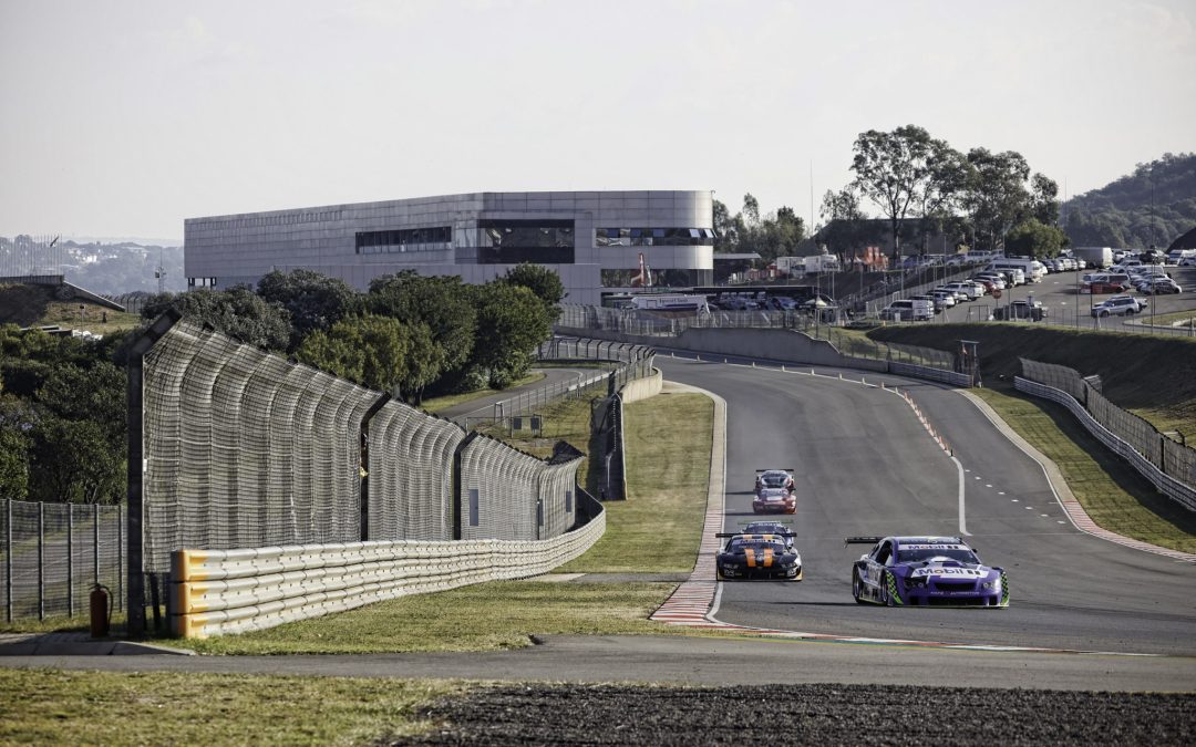 MOBIL 1 V8 SUPERCARS GOING FOR GOLD AT RED STAR