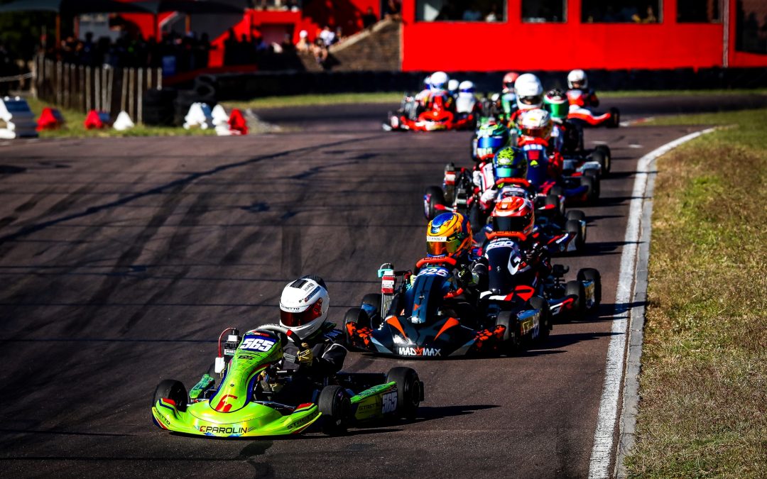 DE SOUSA BACK ON TOP IN EXCITING MINI MAX NATIONAL