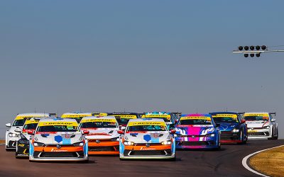 TOURING CARS BATTLE LINES DRAWN