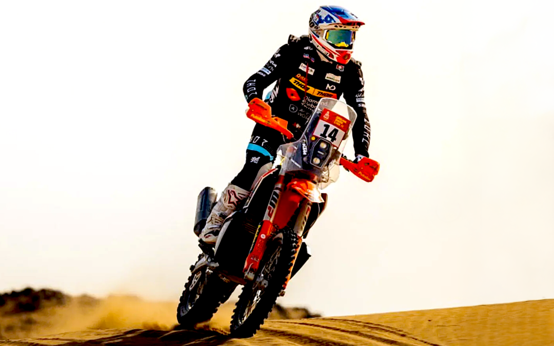 BENAVIDES GRABS DAKAR BIKE LEAD