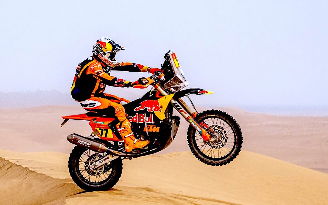 DAKAR BIKES GOING DOWN TO THE WIRE