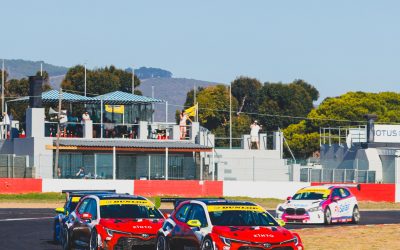 VAN ROOYEN BATTLES BRAKE ISSUES IN TOUGH SATC SEASON OPENER