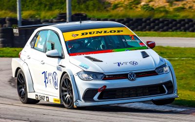 VOLKSWAGEN MOTORSPORT STARS AT HOME